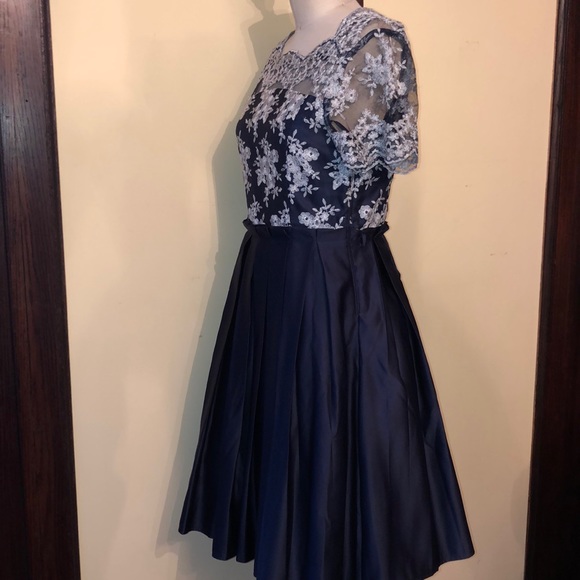Monsoon formal dress - Picture 4 of 7